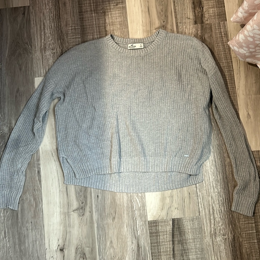 HOLLISTER - Oversized Grey Sweater - Size Small